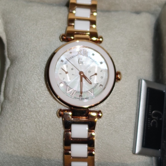 GC Guess Collection Ladychic Rose Gold Ceramics - Picture 4 of 10